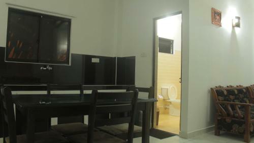 Hotel Tharusha Hoiday Inn