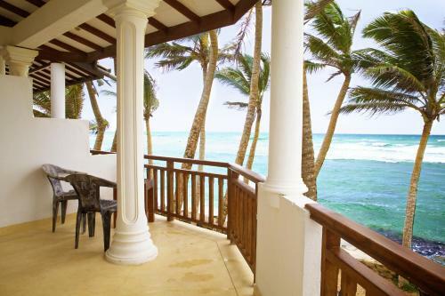 Hostal Beach Inns Holiday Resort