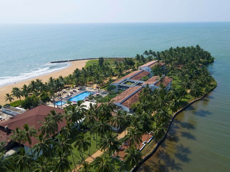 Hotel Avani Kalutara Resort