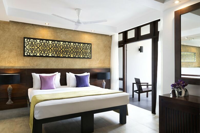 Hotel Avani Kalutara Resort