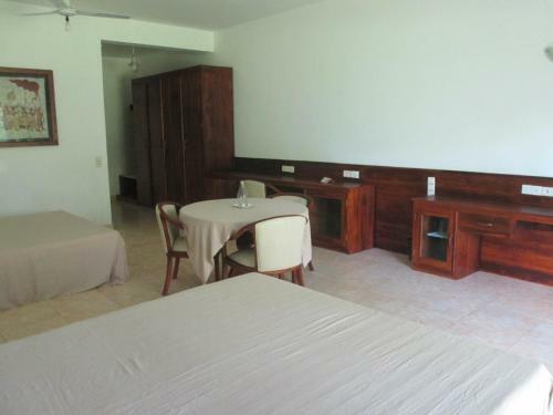 Bed & Breakfast Raja Beach Hotel