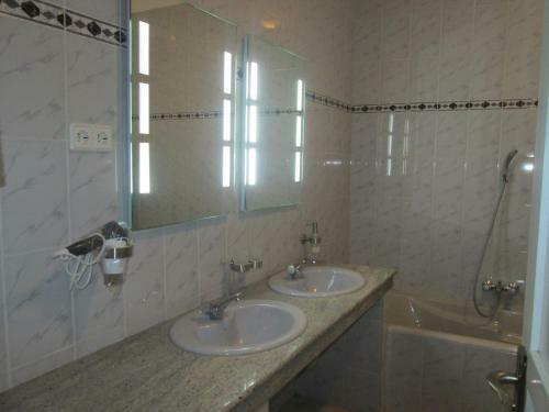 Bed & Breakfast Raja Beach Hotel