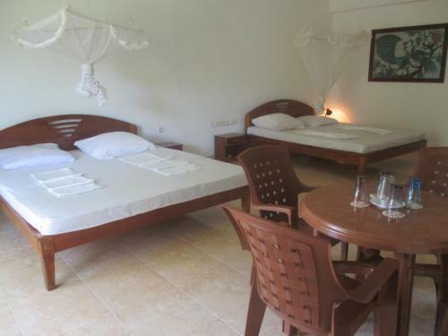 Bed & Breakfast Raja Beach Hotel