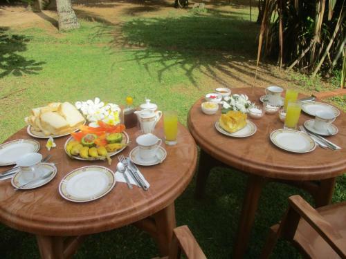 Bed & Breakfast Raja Beach Hotel