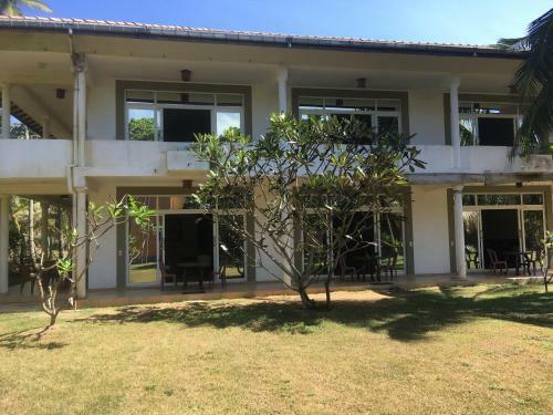 Bed & Breakfast Raja Beach Hotel