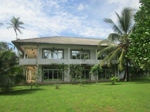 Bed & Breakfast Raja Beach Hotel