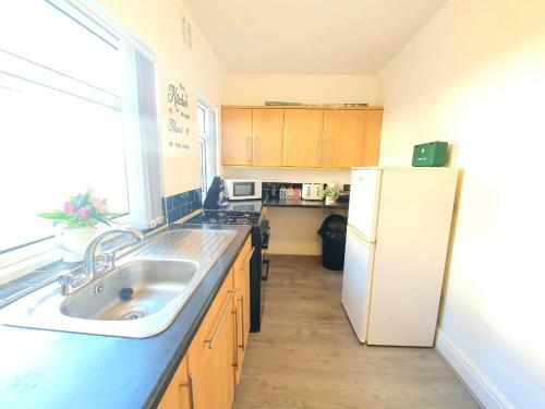 Bookeduk: Stylish House Near Lfc With Parking
