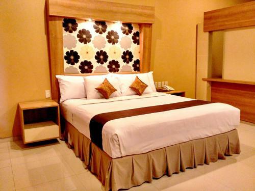 Hotel Front One Resort Magelang