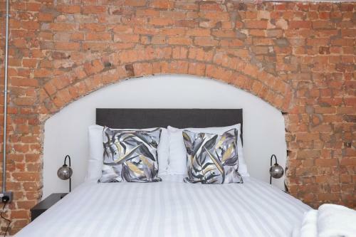 Concert Square Apartments By Happy Days