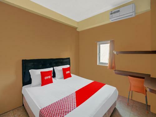 Vaccinated Staff - Oyo 90499 Hotel Fortune