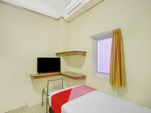 Vaccinated Staff - Oyo 90499 Hotel Fortune