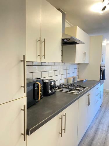 3 Bed Anfield House Close To Lfc