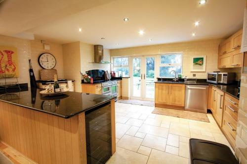 Bayview House - 4 Bedroom - Llanmadoc