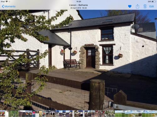 Crumble Cottage