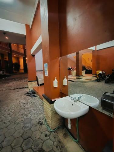 Hotel Cahayu Sumbersari Syariah By Innapps