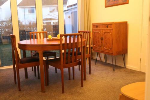 Lovely Home In Llantwit Major