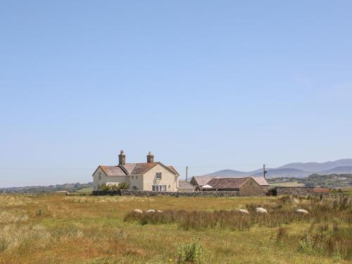 Warren Farmhouse