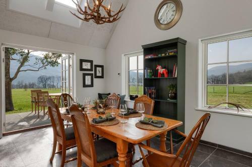 Dalveich Cottage W Hot Tub & Stunning Views
