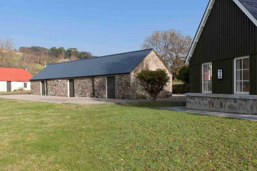 Dalveich Cottage W Hot Tub & Stunning Views