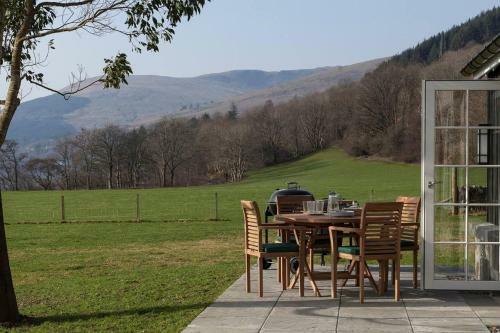 Dalveich Cottage W Hot Tub & Stunning Views