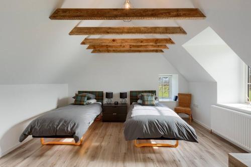 Dalveich Cottage W Hot Tub & Stunning Views
