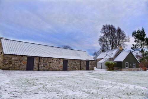 Dalveich Cottage W Hot Tub & Stunning Views