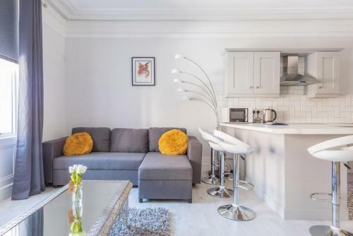 Diamond House Apartments
