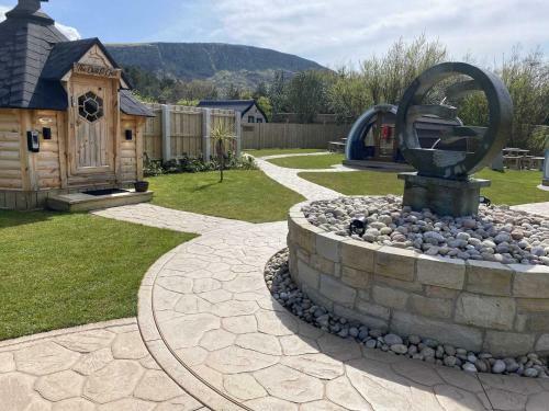 Benone Getaways- 'dunluce' Luxury Glamping Pod- With Hot Tub