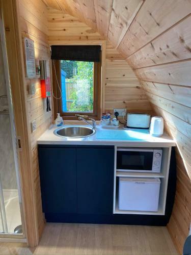 Benone Getaways- 'dunluce' Luxury Glamping Pod- With Hot Tub