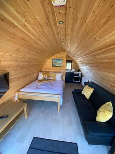 Benone Getaways- 'dunluce' Luxury Glamping Pod- With Hot Tub