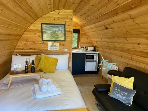 Benone Getaways- 'dunluce' Luxury Glamping Pod- With Hot Tub