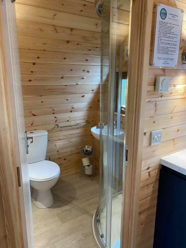 Benone Getaways- 'carrick-a-rede' Luxury Glamping Pod- With Hot Tub