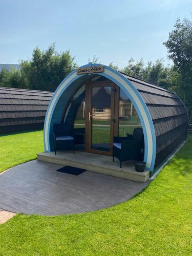 Benone Getaways- 'carrick-a-rede' Luxury Glamping Pod- With Hot Tub