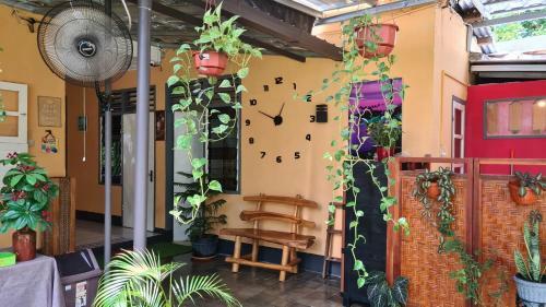 Hostal Dewi Sri Guesthouse