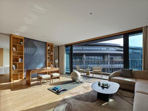 Hotel Garrya Huzhou Lucun