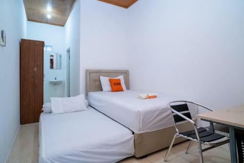 Hotel Koolkost Near Lottemart Bintaro 2 - Minimum Stay 30 Nights
