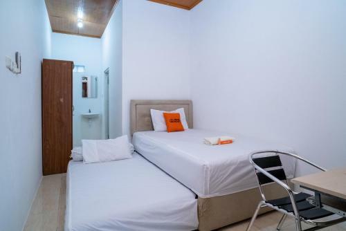 Hotel Koolkost Near Lottemart Bintaro 2 - Minimum Stay 30 Nights