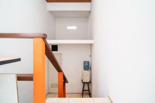 Hotel Koolkost Near Lottemart Bintaro 2 - Minimum Stay 30 Nights