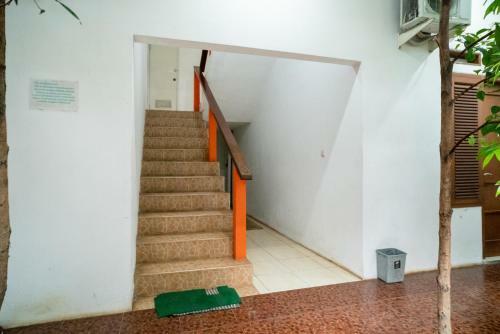 Hotel Koolkost Near Lottemart Bintaro 2 - Minimum Stay 30 Nights