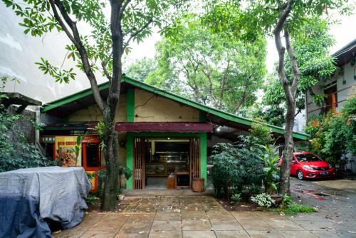 Hotel Koolkost Near Lottemart Bintaro 2 - Minimum Stay 30 Nights
