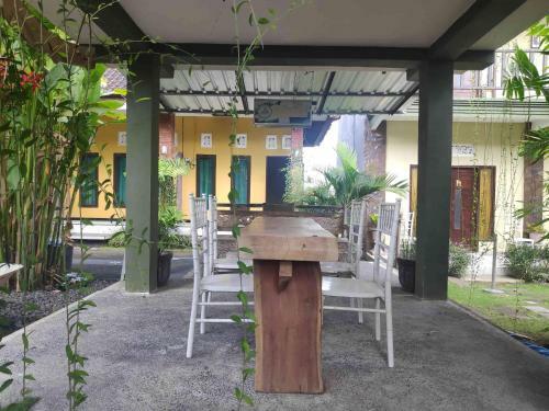 Hotel Oyo 90547 Pondok Saren Anyar