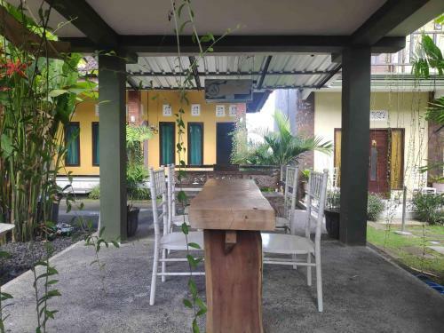 Hotel Oyo 90547 Pondok Saren Anyar