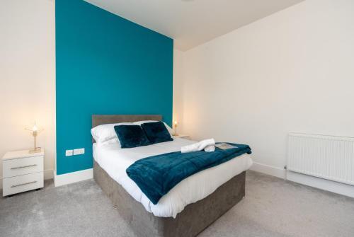 Sea Views Stunning 2 Bedroom Apartment #