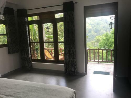Bed & Breakfast Raveena Guest House