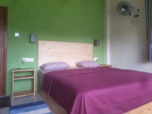Bed & Breakfast Raveena Guest House