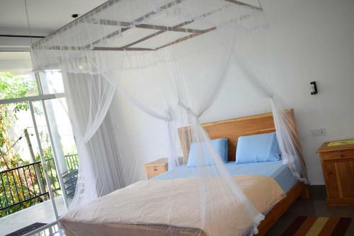 Bed & Breakfast Raveena Guest House