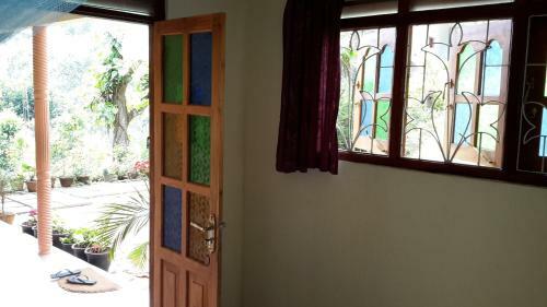 Bed & Breakfast Raveena Guest House