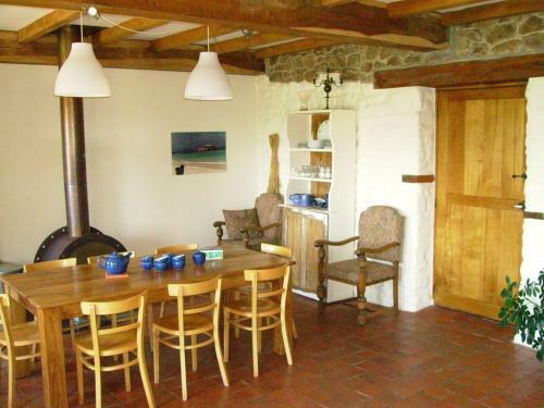 Holiday Home Les Volets Bleus Baguermorvan