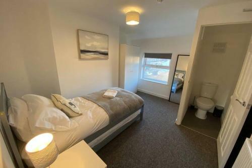 Apartamento Contemporary 2 Floor Flat With Sea Views!