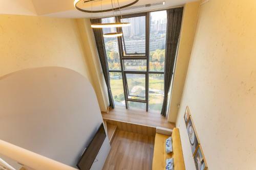 Locals Apartment House 24